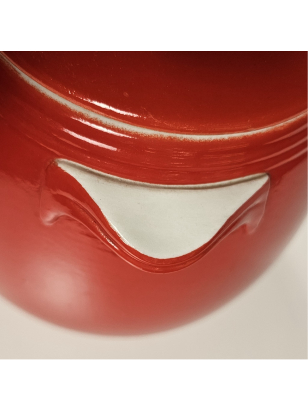 Vintage Hall China PERT Bean Pot Cookie Jar Chinese Red White Knob Lid MINT - Picture 11 of 14